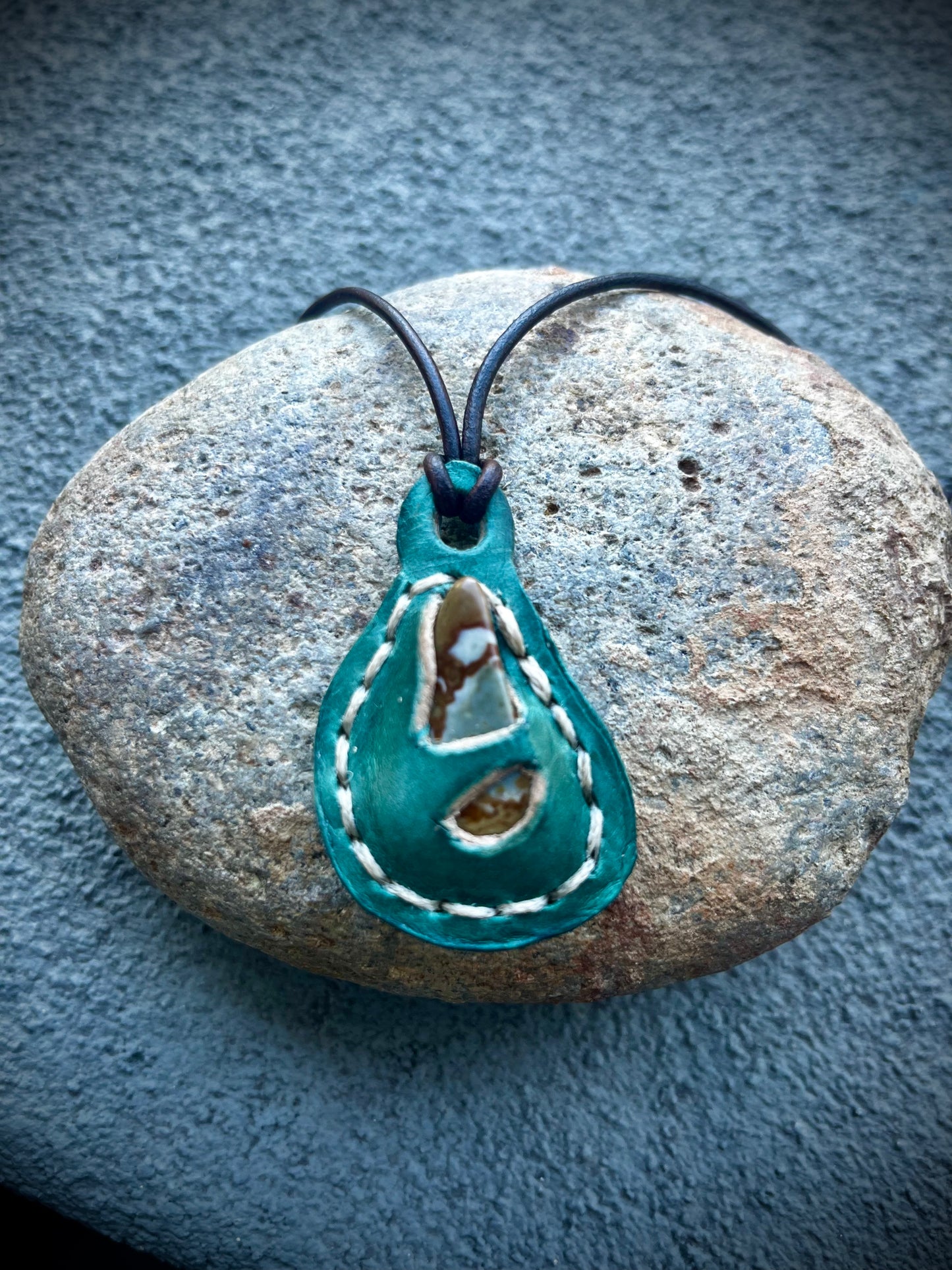 The Hide and Stone (Mulitcolored Natural Stone /Turquoise Leather)